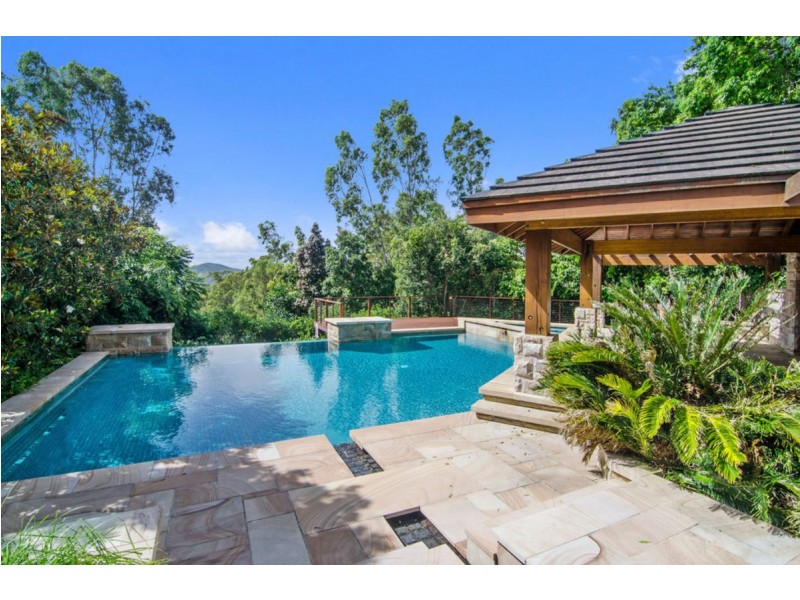 1/2 Ridgeline Way, Highland Park QLD 4211