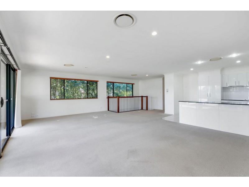 1/2 Ridgeline Way, Highland Park QLD 4211