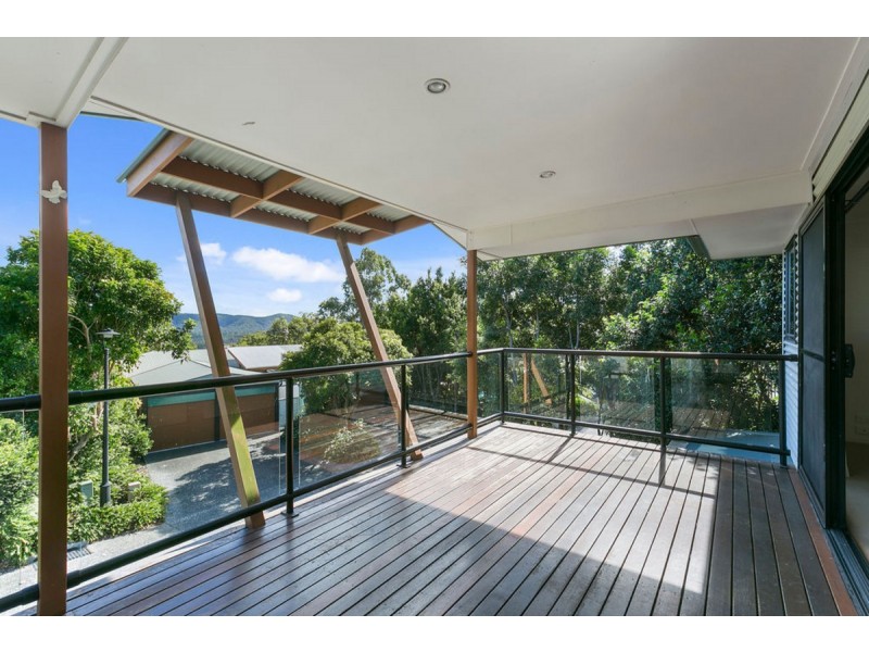 1/2 Ridgeline Way, Highland Park QLD 4211