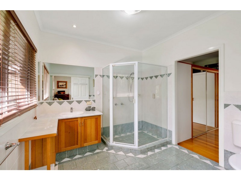 43 Birdlife Court, Nerang QLD 4211
