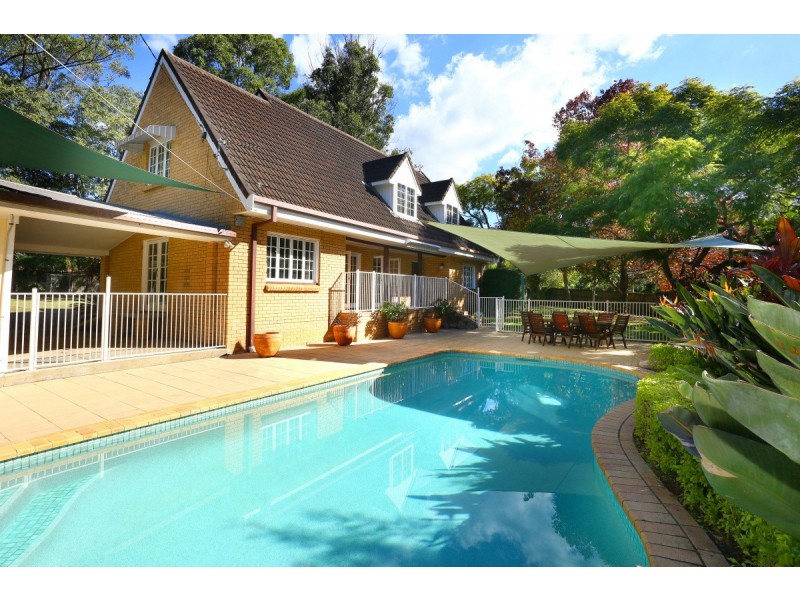 1 Willawong Crescent, Nerang QLD 4211