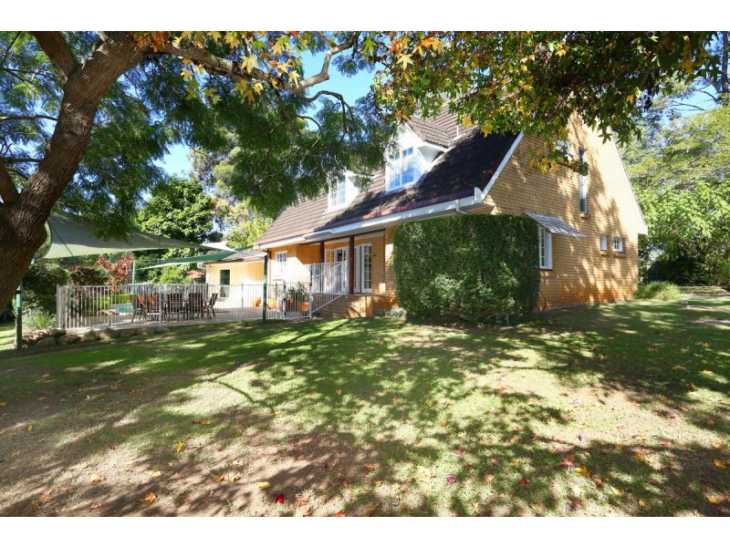 1 Willawong Crescent, Nerang QLD 4211