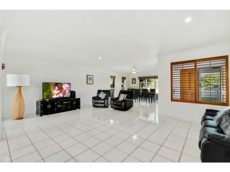 2/3 Whitely Circuit, Maudsland QLD 4210