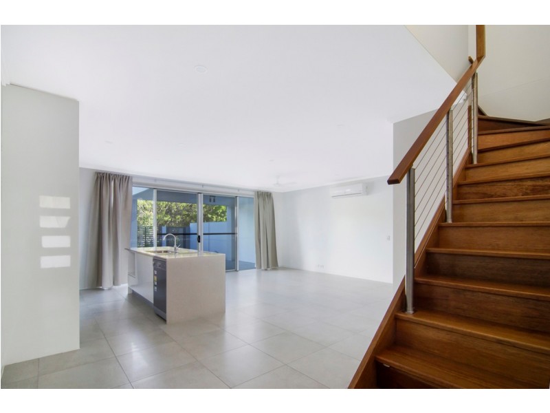 10 Florabella Drive, Robina QLD 4226