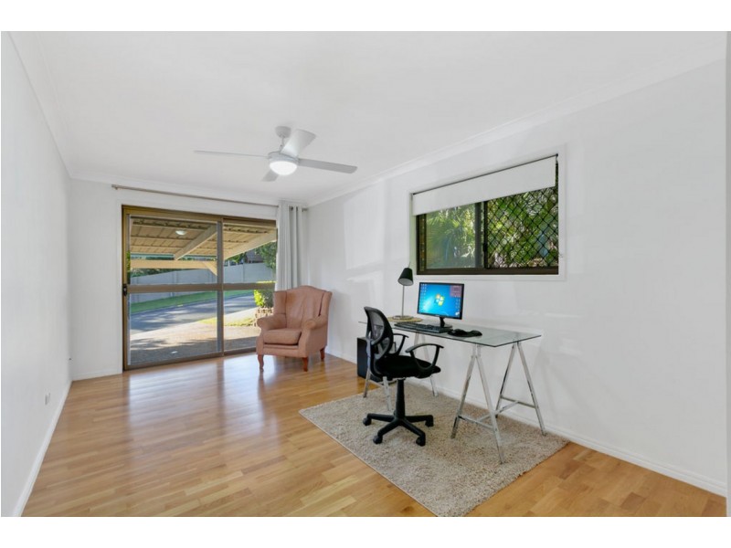 32 Whitian Drive, Carrara QLD 4211