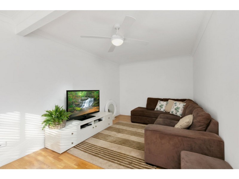 32 Whitian Drive, Carrara QLD 4211