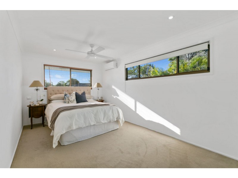 32 Whitian Drive, Carrara QLD 4211