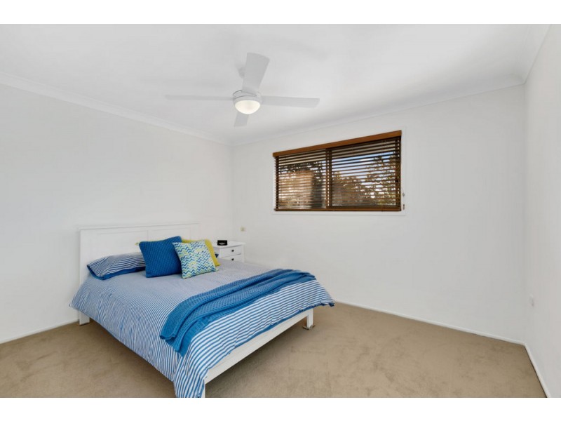 32 Whitian Drive, Carrara QLD 4211