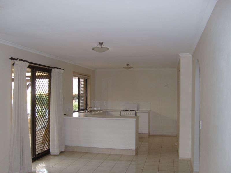 1/12 Wirth Terrace, Highland Park QLD 4211