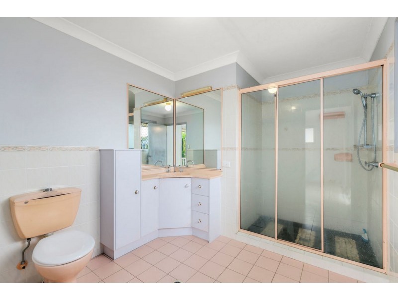 7 Nottingham Place, Highland Park QLD 4211