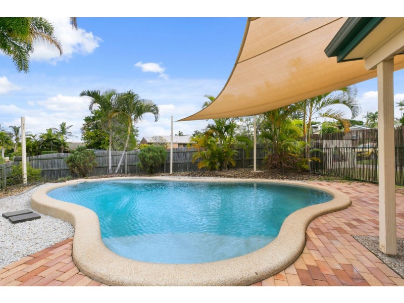 7 Nottingham Place, Highland Park QLD 4211