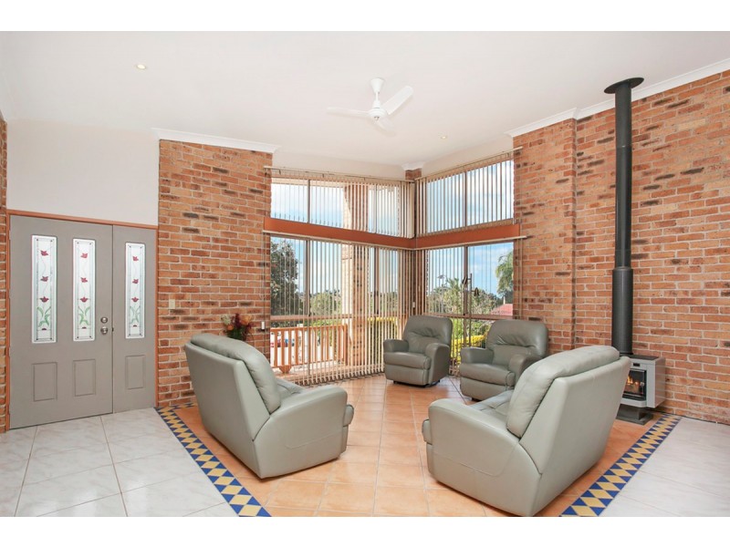 13 Lochinvar Court, Highland Park QLD 4211