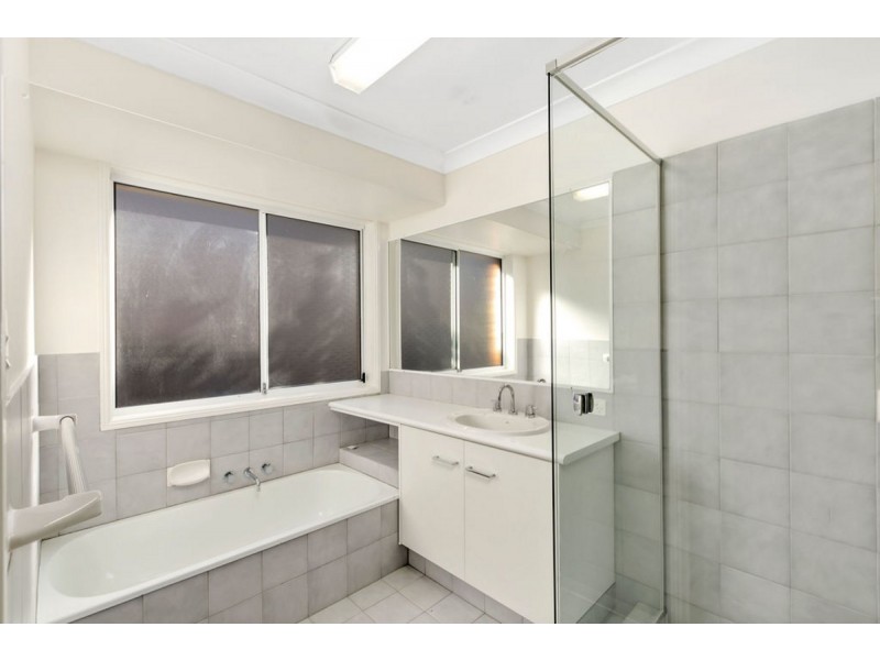 26 Kincaid Drive, Highland Park QLD 4211
