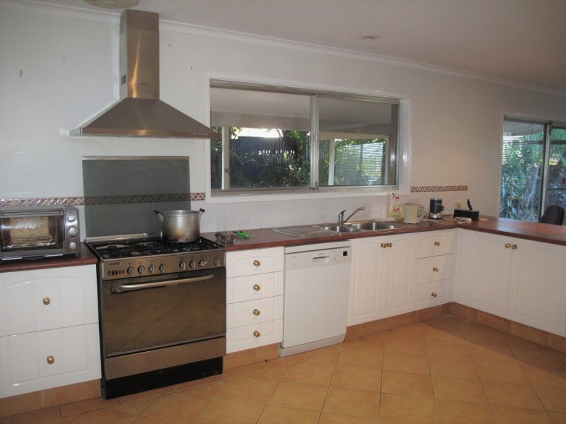 18 Nerang-Broadbeach Road, Nerang QLD 4211