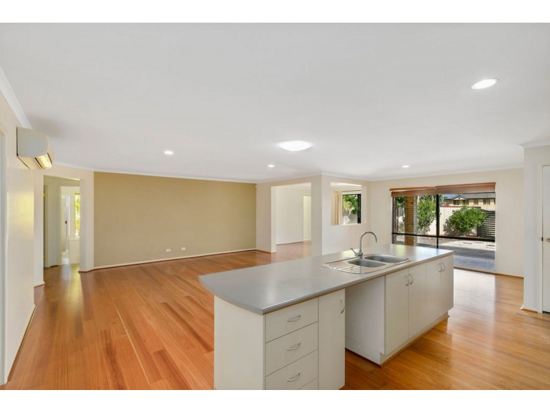 5 Wattlebrush Grove, Molendinar QLD 4214