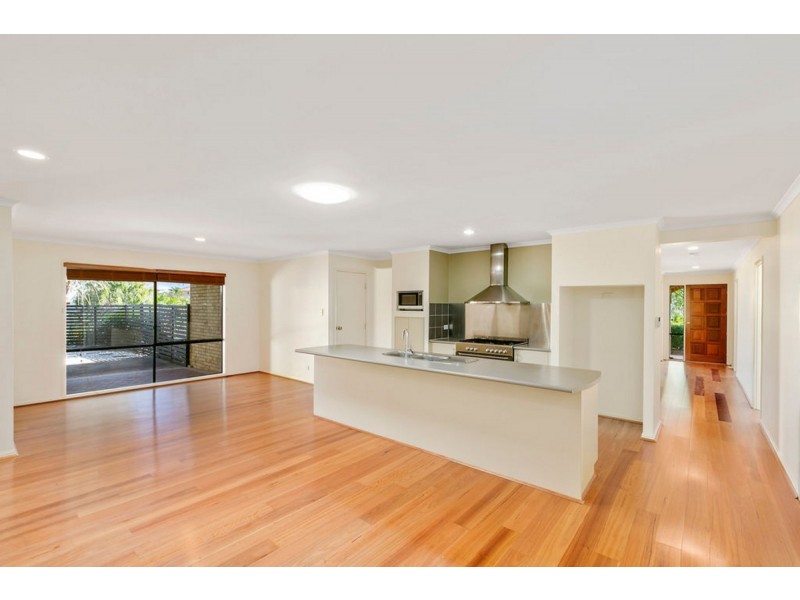 5 Wattlebrush Grove, Molendinar QLD 4214