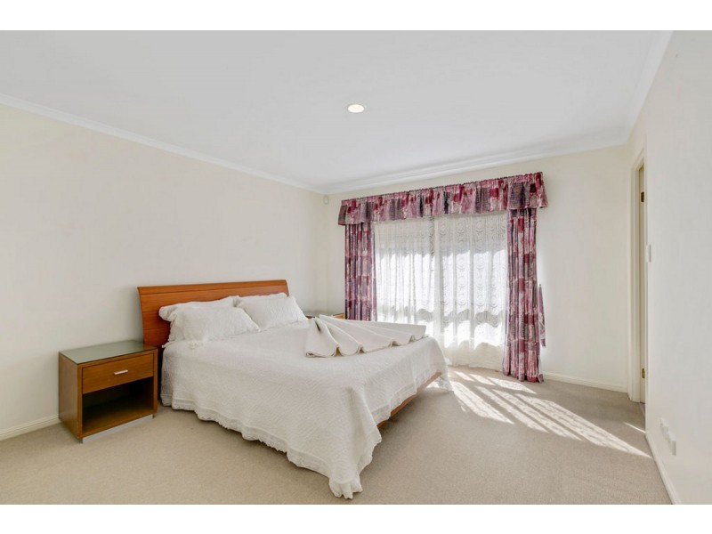 5 Wattlebrush Grove, Molendinar QLD 4214