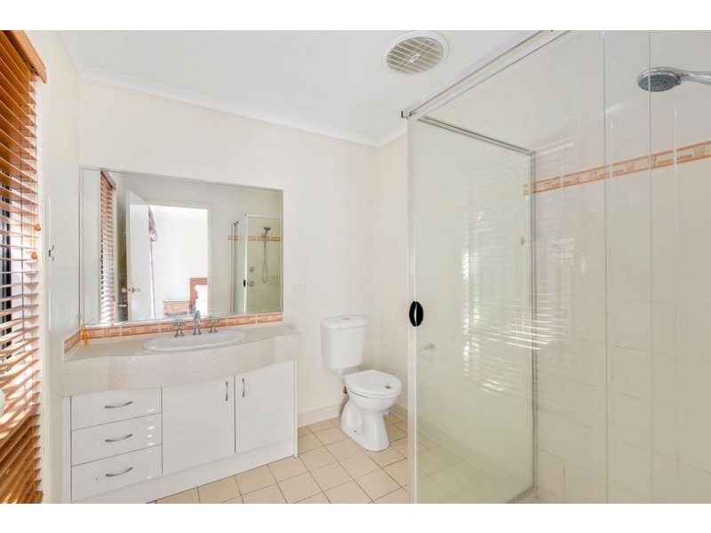 5 Wattlebrush Grove, Molendinar QLD 4214
