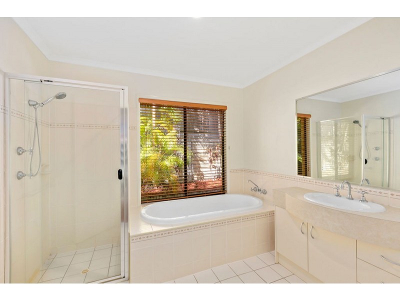 5 Wattlebrush Grove, Molendinar QLD 4214