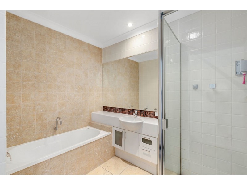 2149/1 The Vistas Drive, Carrara QLD 4211