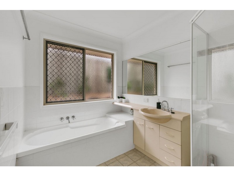 17 Red Ash Court, Merrimac QLD 4226