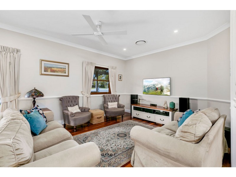 25 Mountain View Crest, Mount Nathan QLD 4211