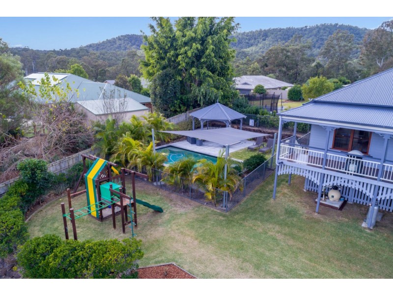25 Mountain View Crest, Mount Nathan QLD 4211