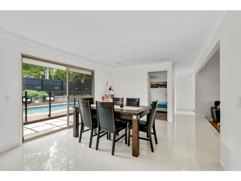 13 Bradstone Road, Carrara QLD 4211