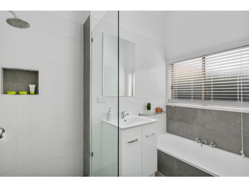 13 Bradstone Road, Carrara QLD 4211