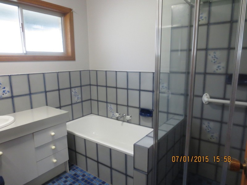 33 Pappas Way, Carrara QLD 4211