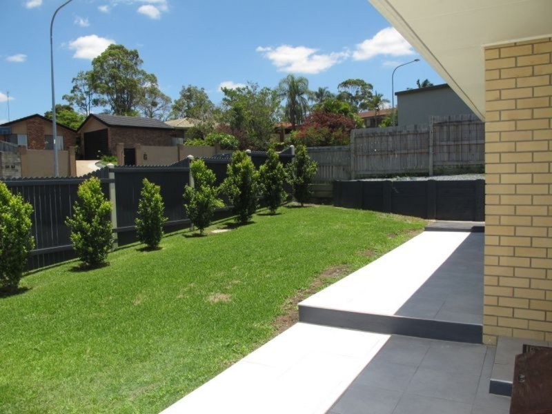 33 Pappas Way, Carrara QLD 4211