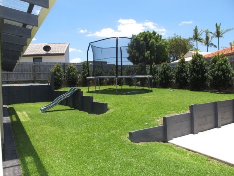 33 Pappas Way, Carrara QLD 4211