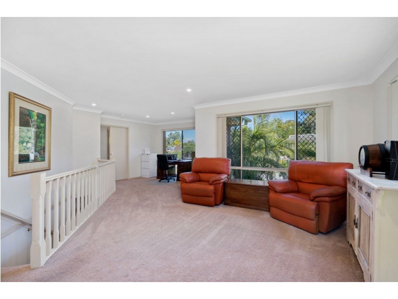 1 Nairn Court, Highland Park QLD 4211