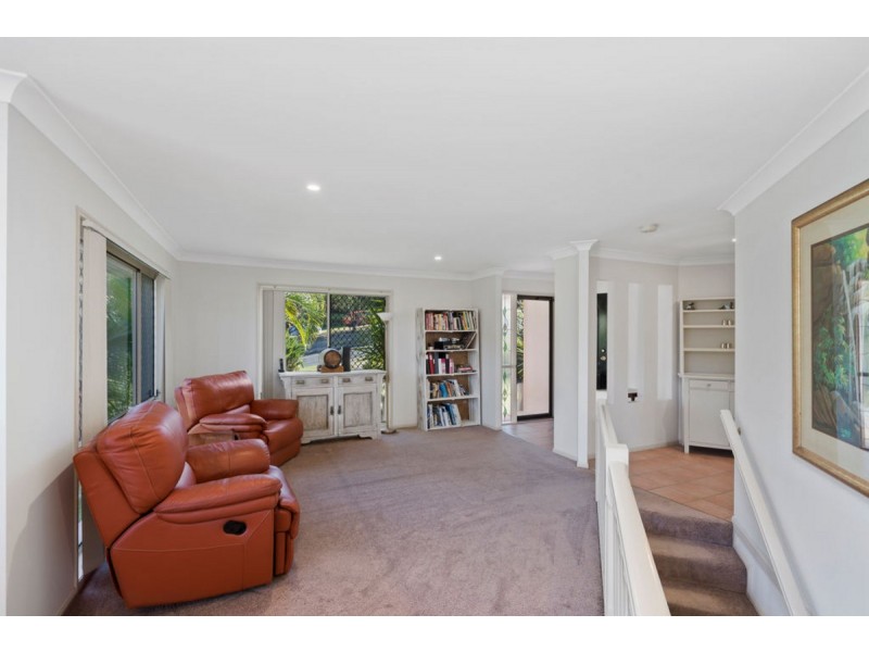 1 Nairn Court, Highland Park QLD 4211