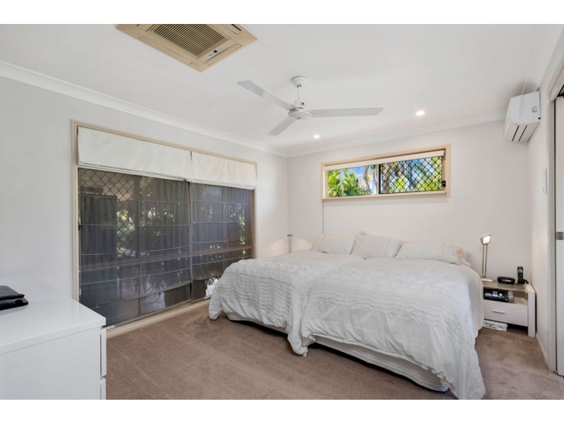 1 Nairn Court, Highland Park QLD 4211