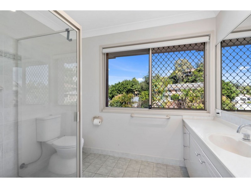 1 Nairn Court, Highland Park QLD 4211