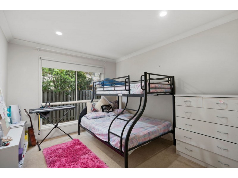 1/2 Josh Court, Ashmore QLD 4214