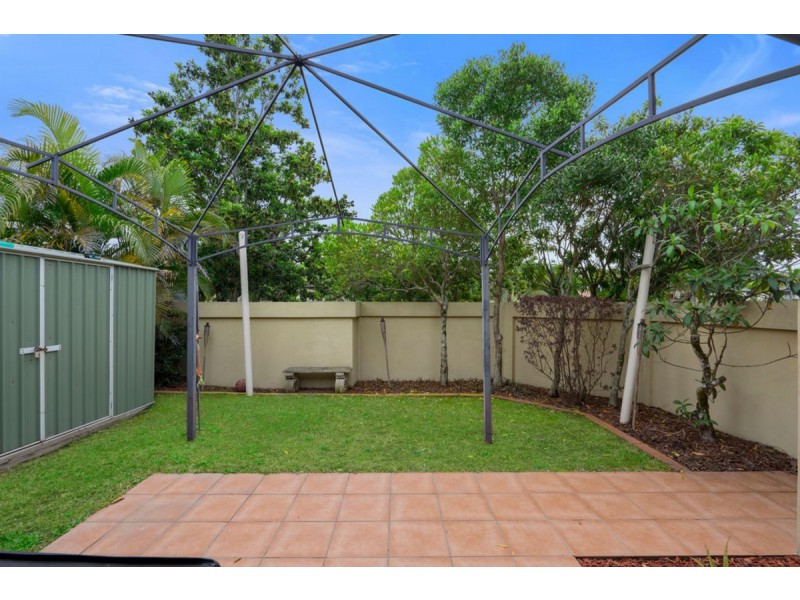 1/2 Josh Court, Ashmore QLD 4214