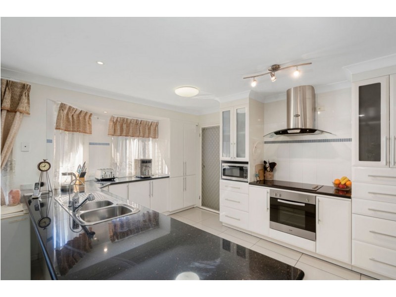 12 Greenbank Circuit, Carrara QLD 4211