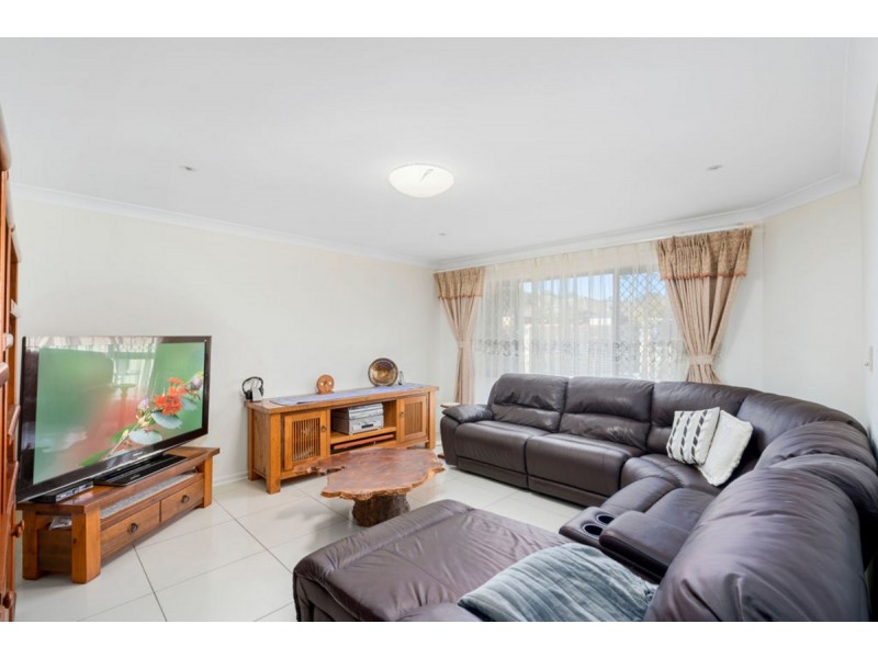 12 Greenbank Circuit, Carrara QLD 4211