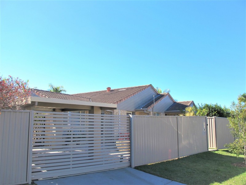 22 Hastings Crescent, Carrara QLD 4211