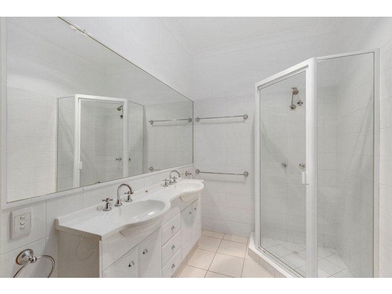28/2 Ridgeline Way, Highland Park QLD 4211