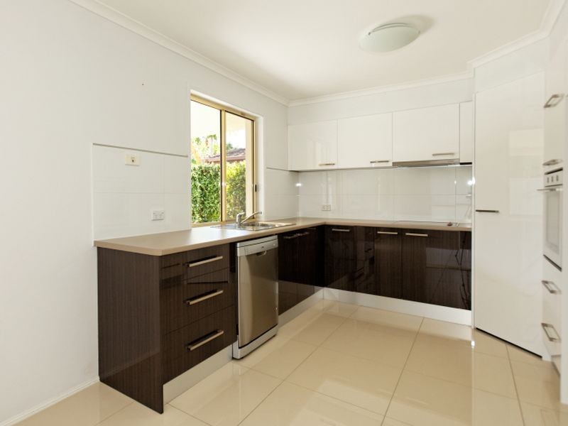 2 Werner Place, Nerang QLD 4211