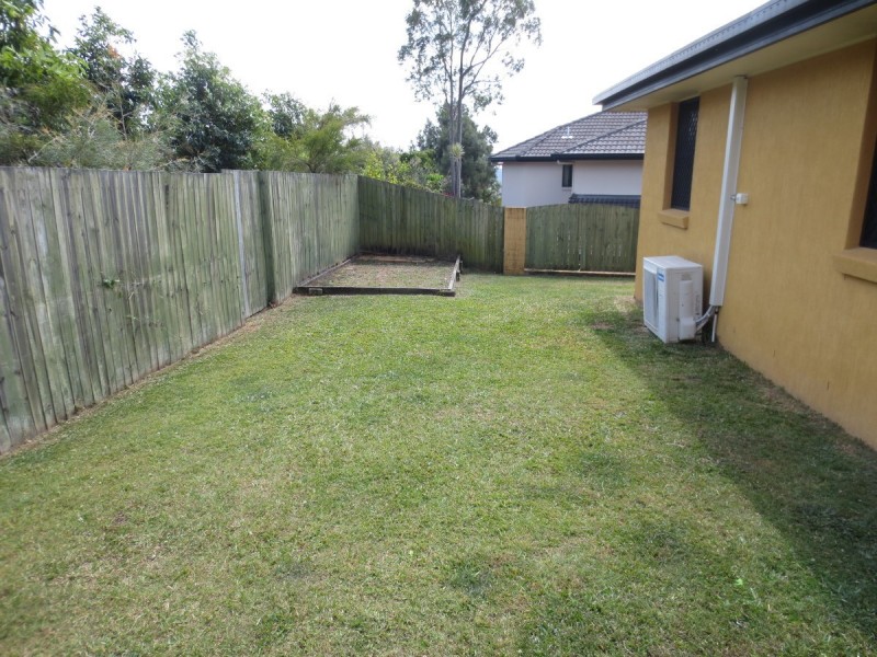 75 Armstrong Way, Highland Park QLD 4211