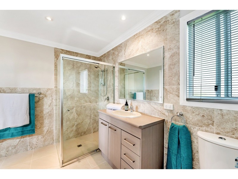 31 Tara Vista Boulevard, Highland Park QLD 4211