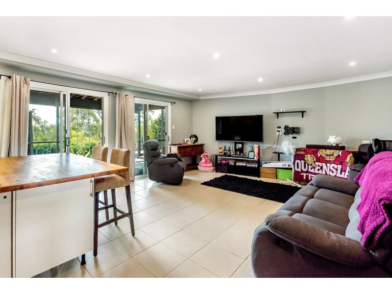 31 Tara Vista Boulevard, Highland Park QLD 4211