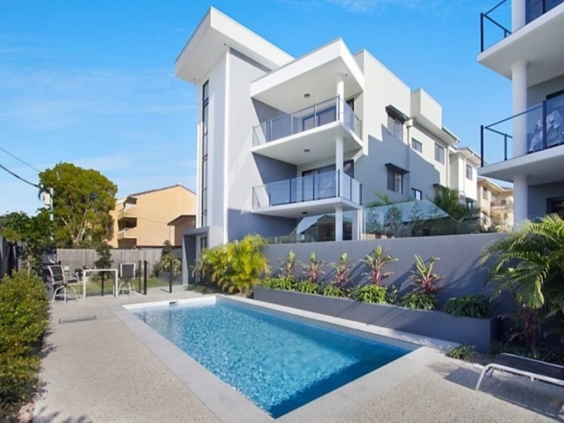 12/15-17 Bullimah Avenue, Burleigh Heads QLD 4220