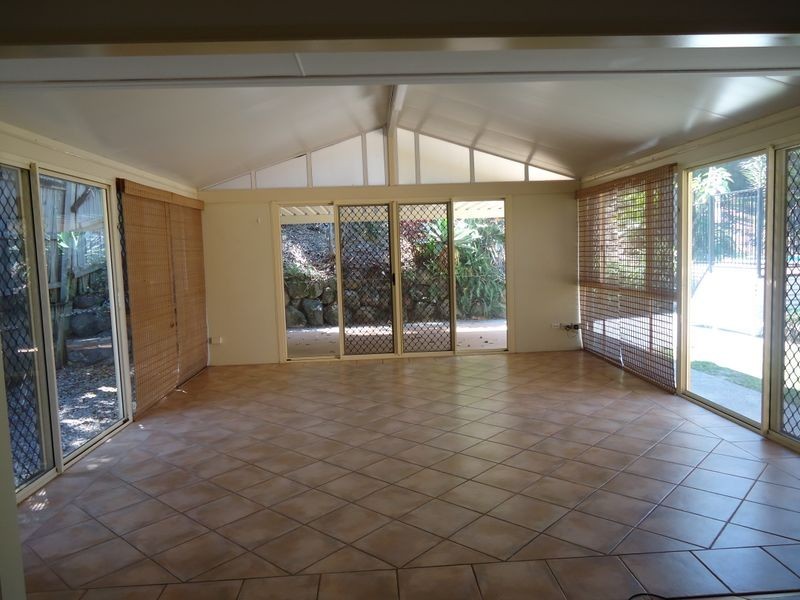 47 Renfrew Drive, Highland Park QLD 4211