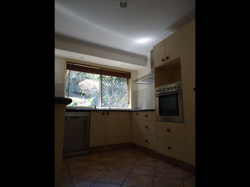 47 Renfrew Drive, Highland Park QLD 4211