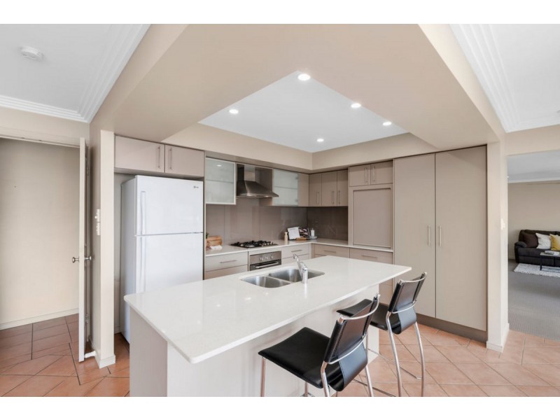 69 Chisholm Road, Carrara QLD 4211